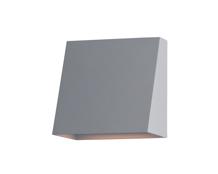 Pathfinder LED Outdoor Wall Sconce in Silver