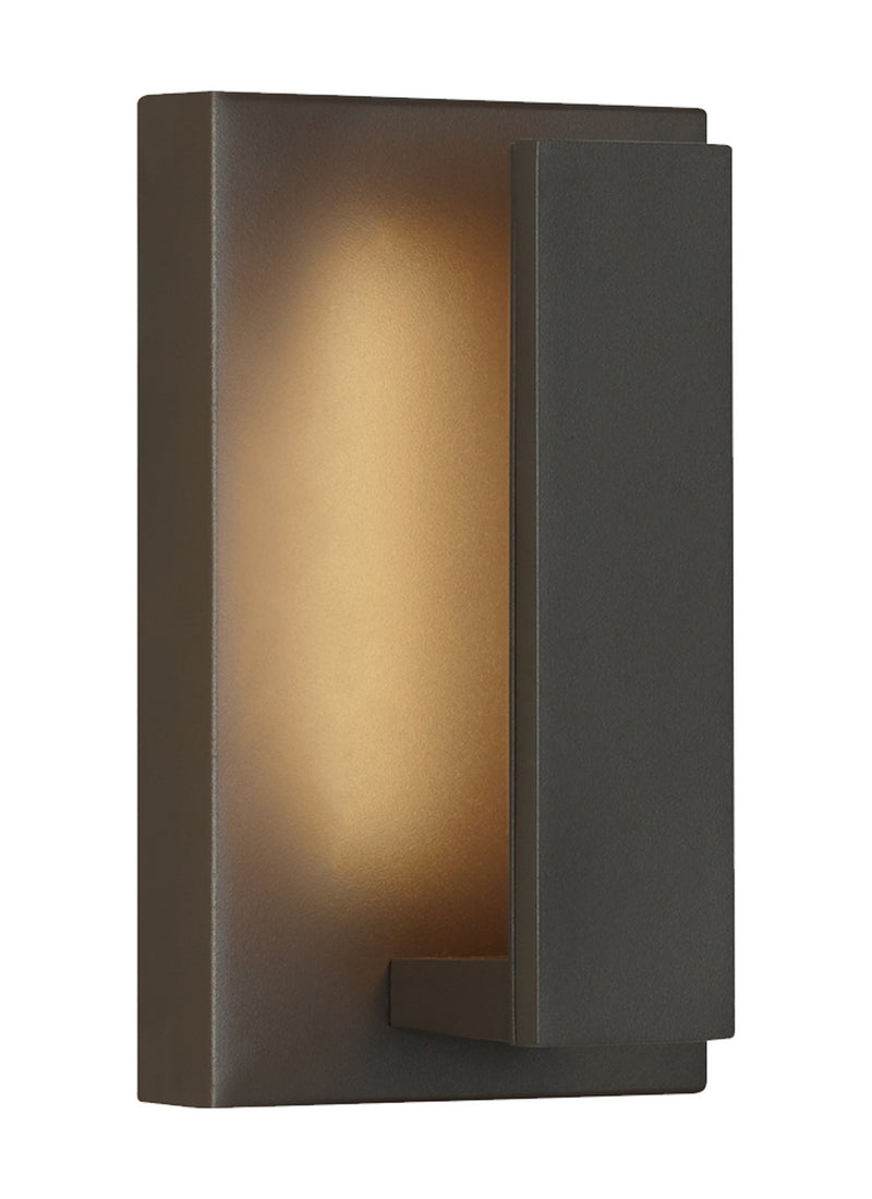 Nate LED Outdoor Wall Mount in Bronze