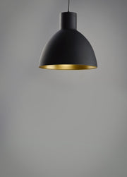 Cora 8.75" Pendant in Black / Gold
