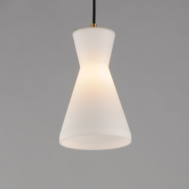Sinch 6.5" Pendant in Natural Aged Brass
