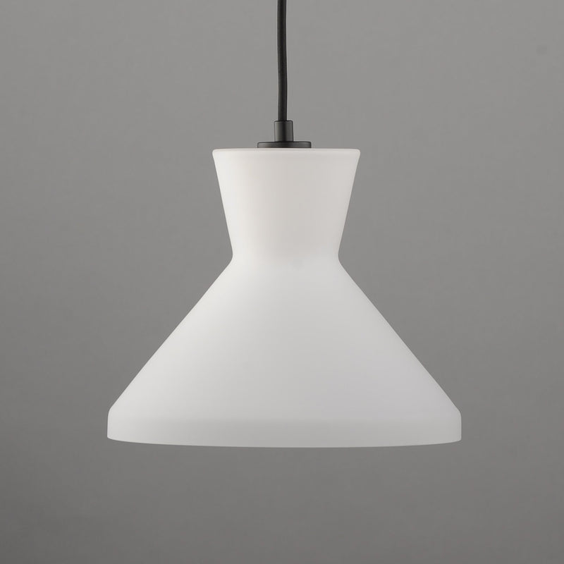 Sinch 10" Pendant in Black