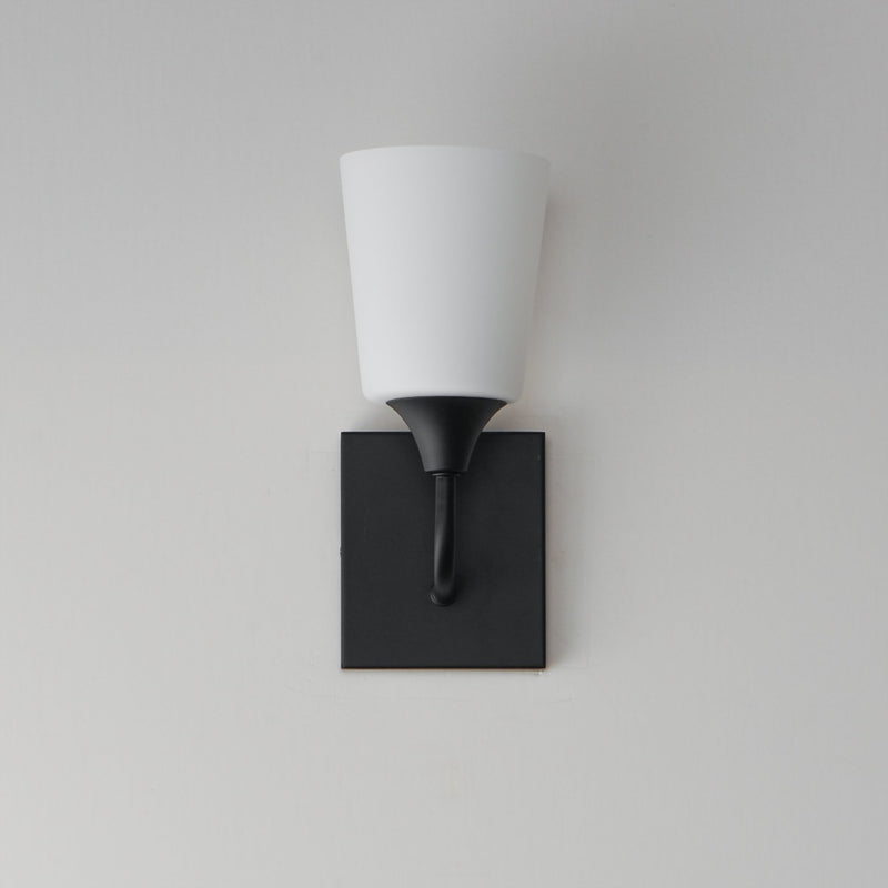 Hudson 1 Light Wall Sconce in Black