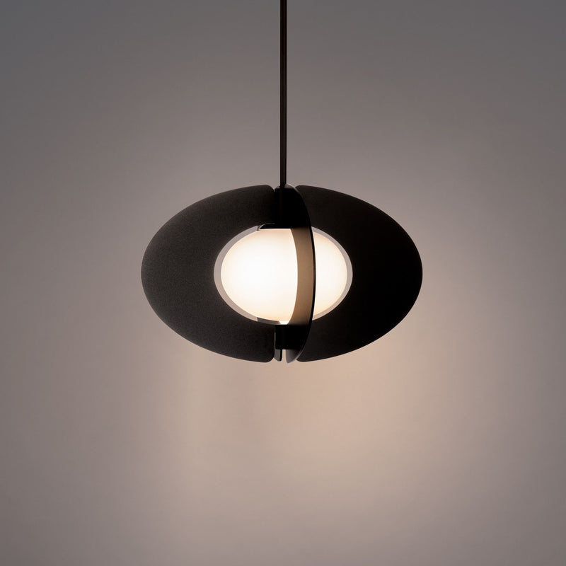 Echelon Medium Pendant in Black