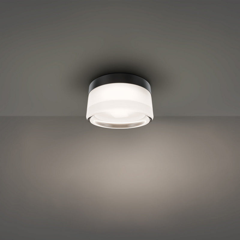 Tuck II Outdoor Flush Mount in Black