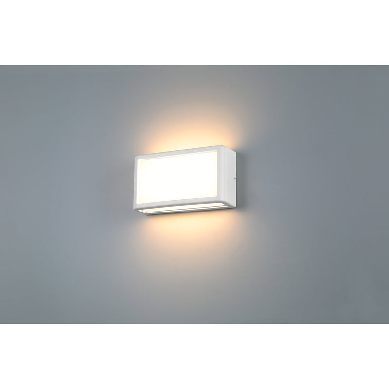 Malibu LED Outdoor Wall Sconce in White