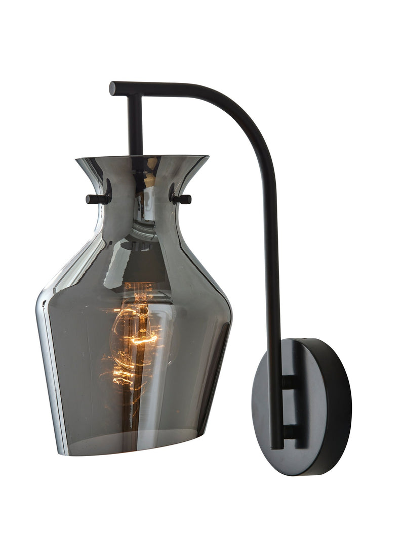 Tate Wall Lamp in Black