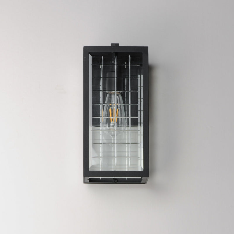 Magnus 1 Light Outdoor Wall Sconce in Black