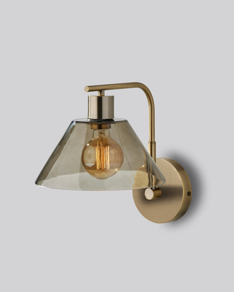 Zoe Wall Lamp in Antique Brass