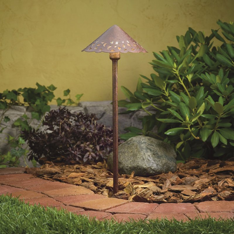 Hammered Roof Path Light in Textured Tannery Bronze