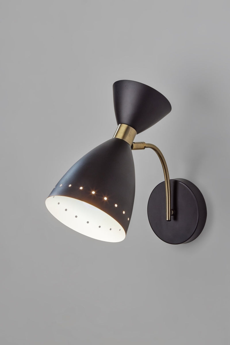 Oscar Wall Lamp in Black W. Antique Brass