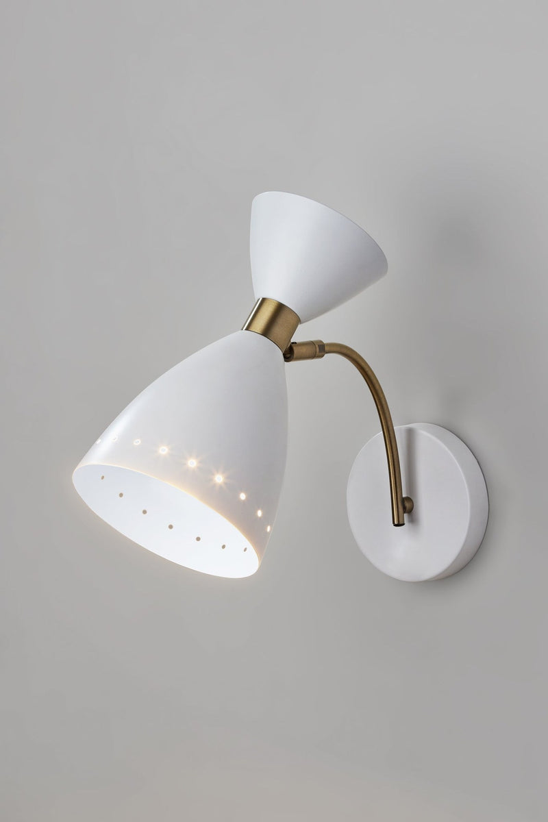 Oscar Wall Lamp in White W. Antique Brass