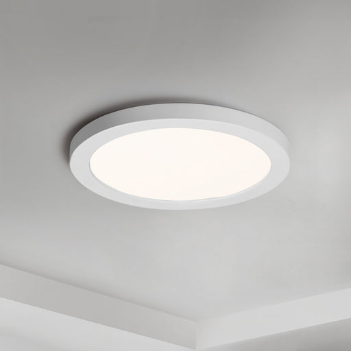 Chip 7" 15W Round LED Flush Mount in White