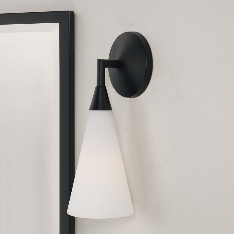 Gatsby Wall Sconce in Matte Black