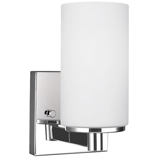 Hettinger Bath Sconce in Chrome
