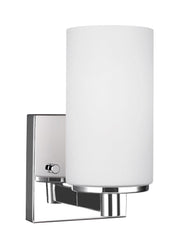 Hettinger Bath Sconce in Chrome