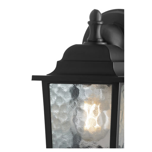 Traditional 8" 1 Light Outdoor Wall Light in Black