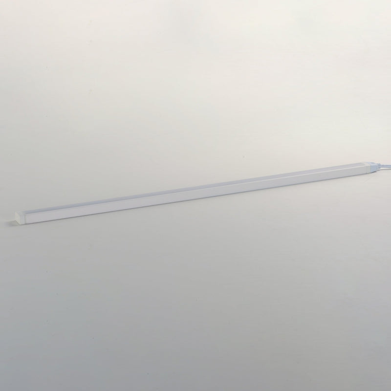 CounterMax 120V Slim 36" Tunable White LED Under Cabinet Light in White