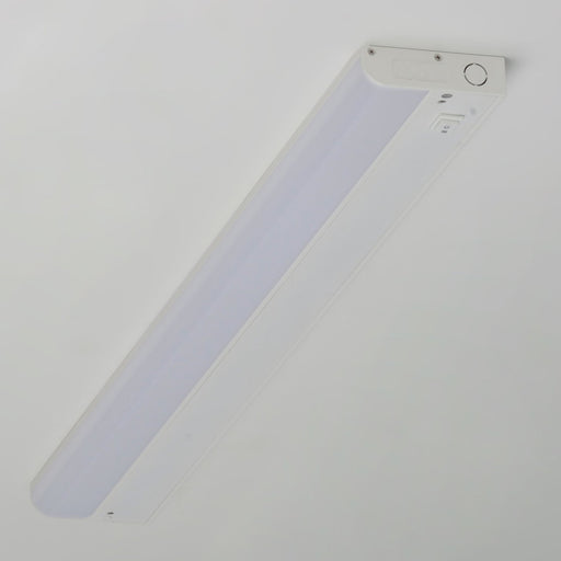 CounterMax 1K 30" LED Under Cabinet Light in White