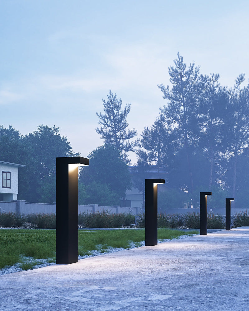 Evans 24" Bollard in Black