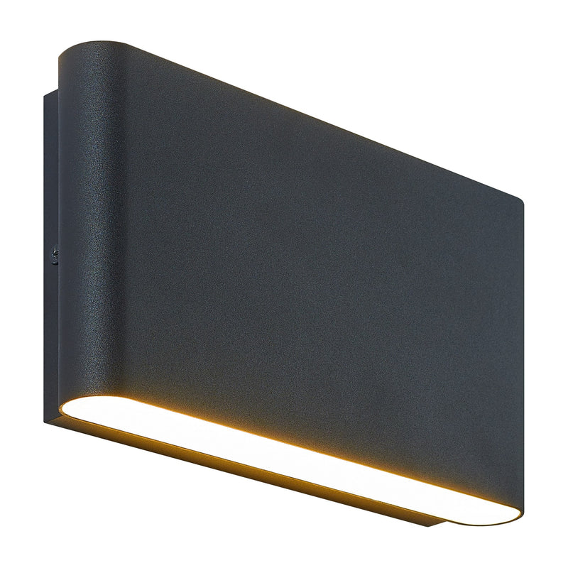 Beckett 9" Outdoor Wall Sconce in Matte Black