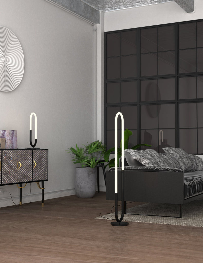 Huron 21" Table Lamp in Black