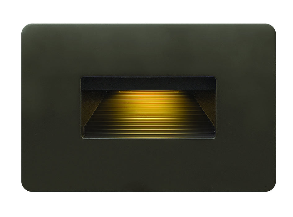 Luna Step Light 120v Horizontal 2700K in Bronze