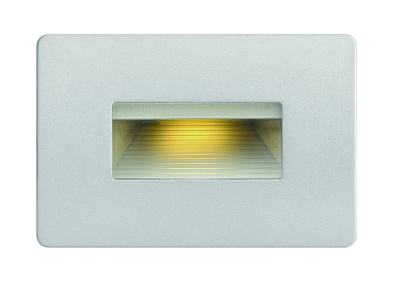 Luna Step Light 120v Horizontal 2700K in Titanium