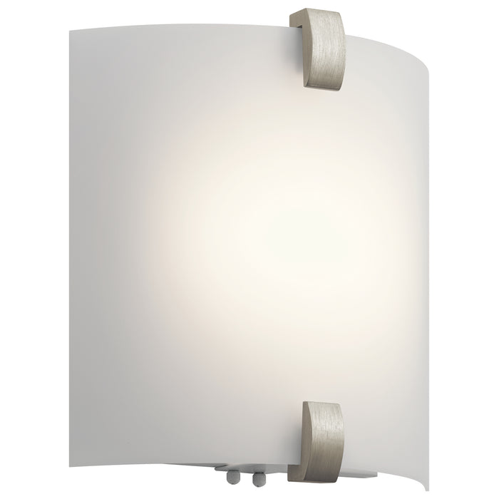 Wall Sconce LED in Brushed Nickel